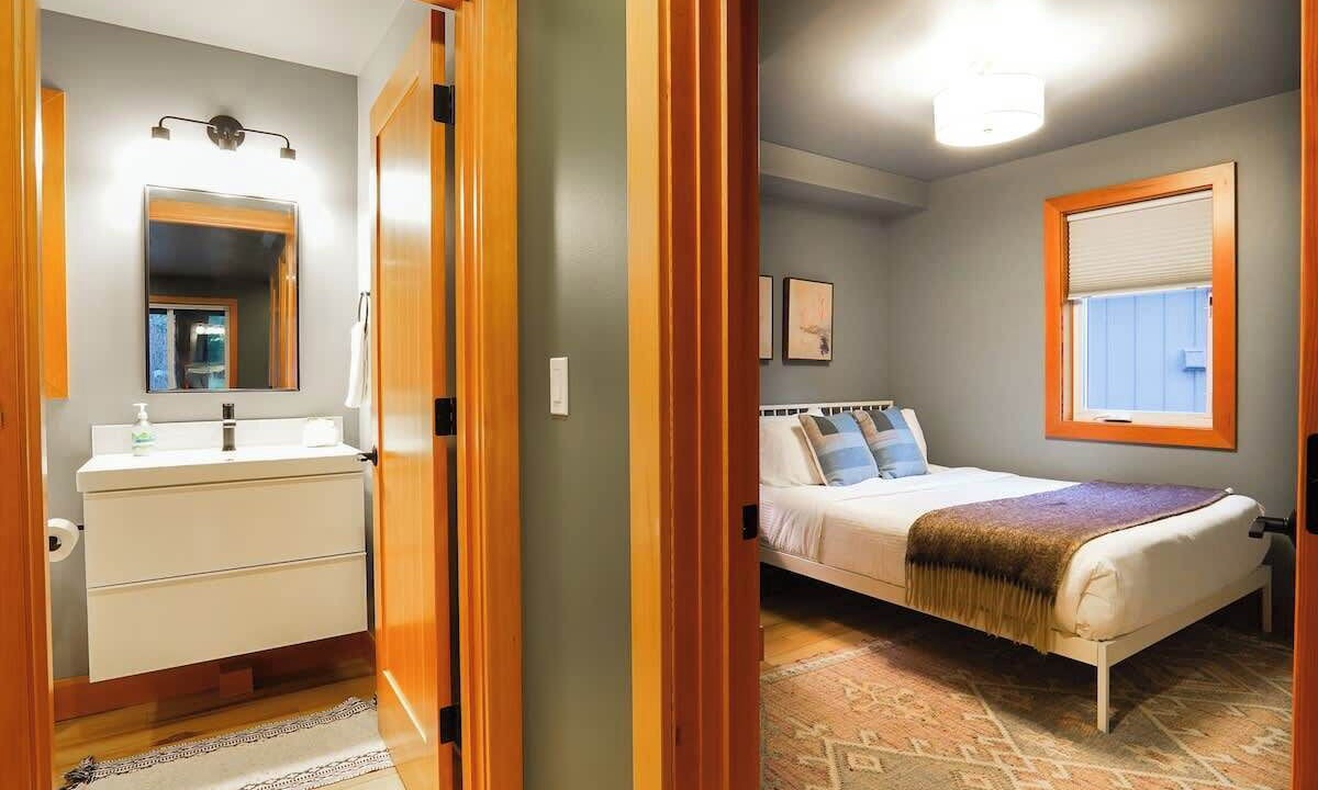 Photo of Bedroom in Glacier