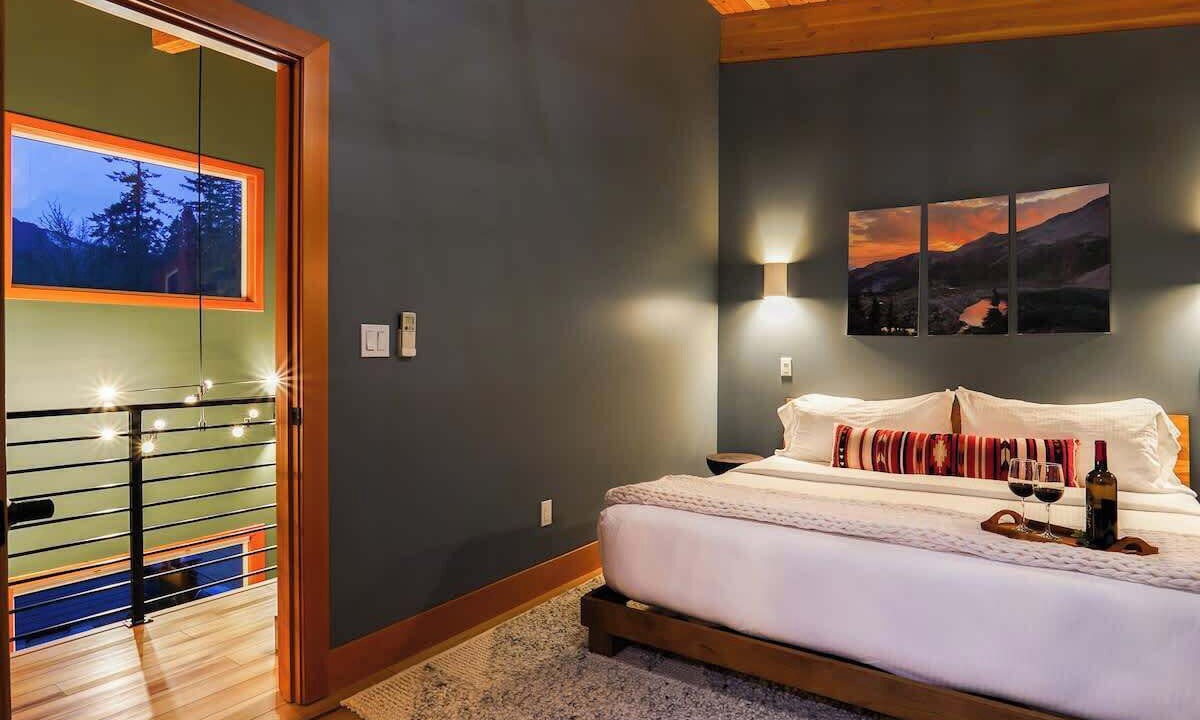 Photo of Bedroom in Glacier