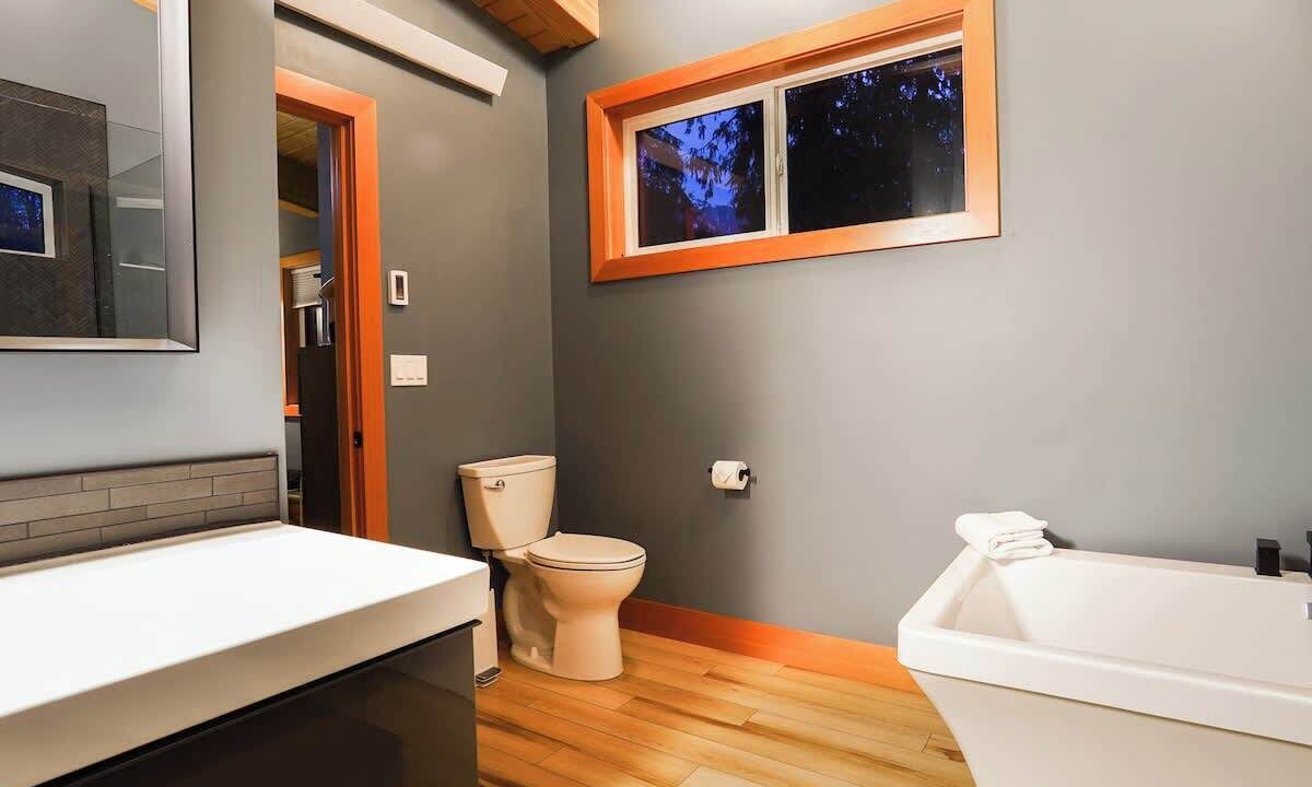 Photo of Bathroom in Glacier