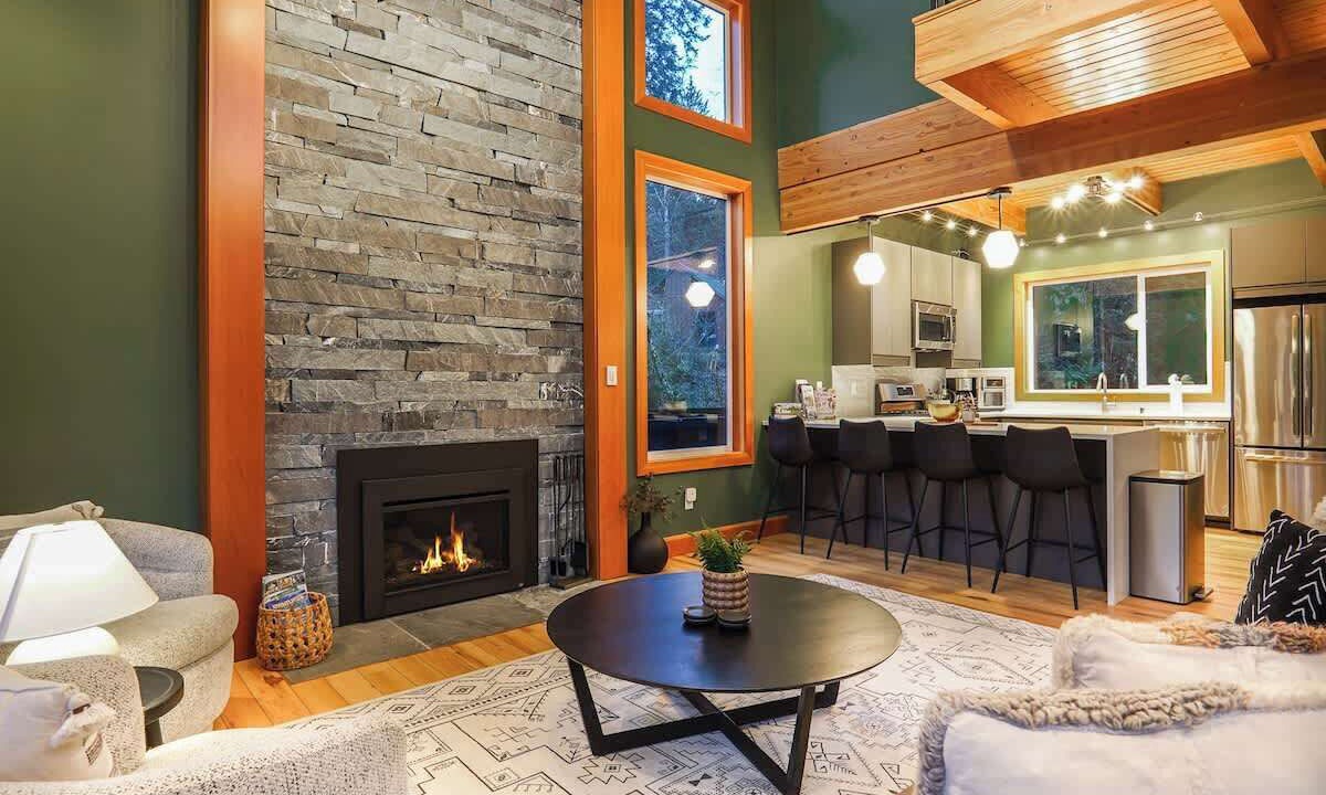 Photo of Livingroom in Glacier