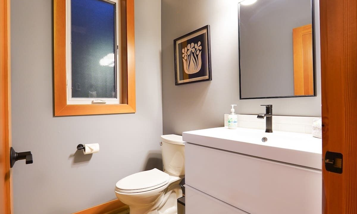 Photo of Bathroom in Glacier