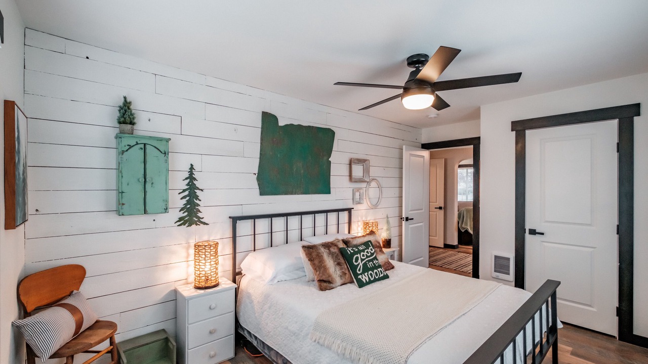 Photo of Bedroom in Corvallis