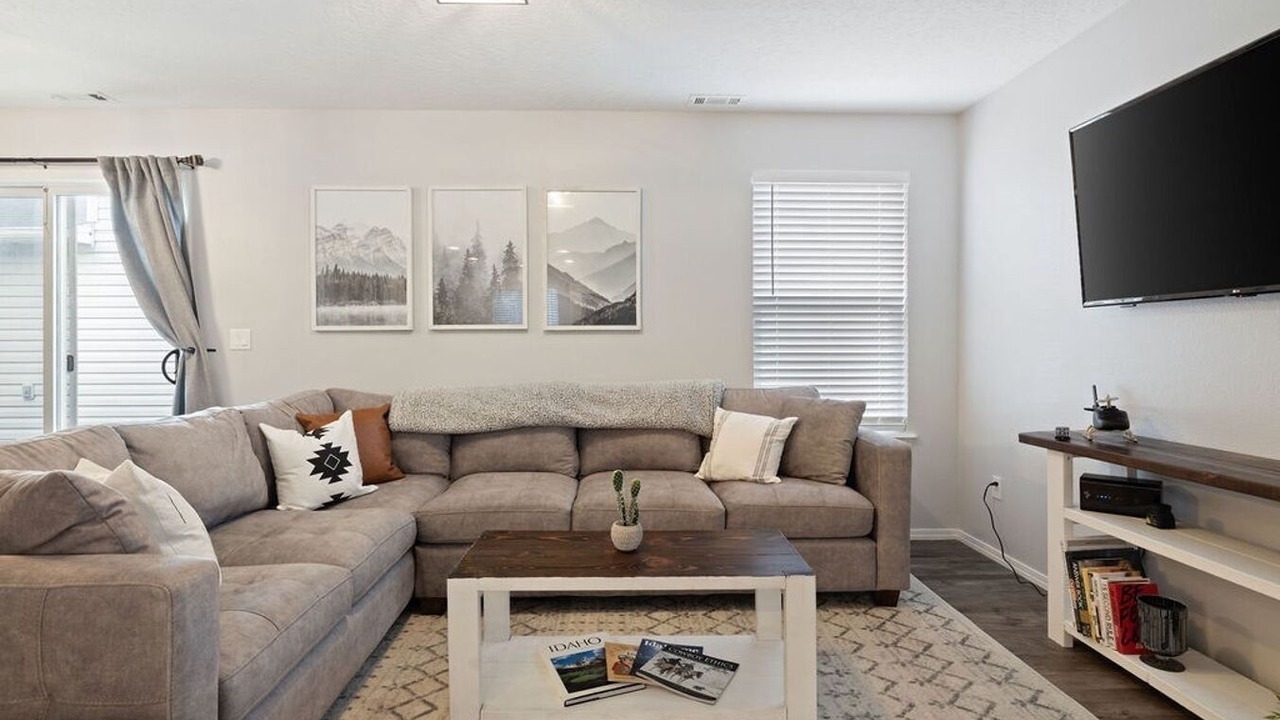 Photo of Livingroom in Southwest Ada County Alliance