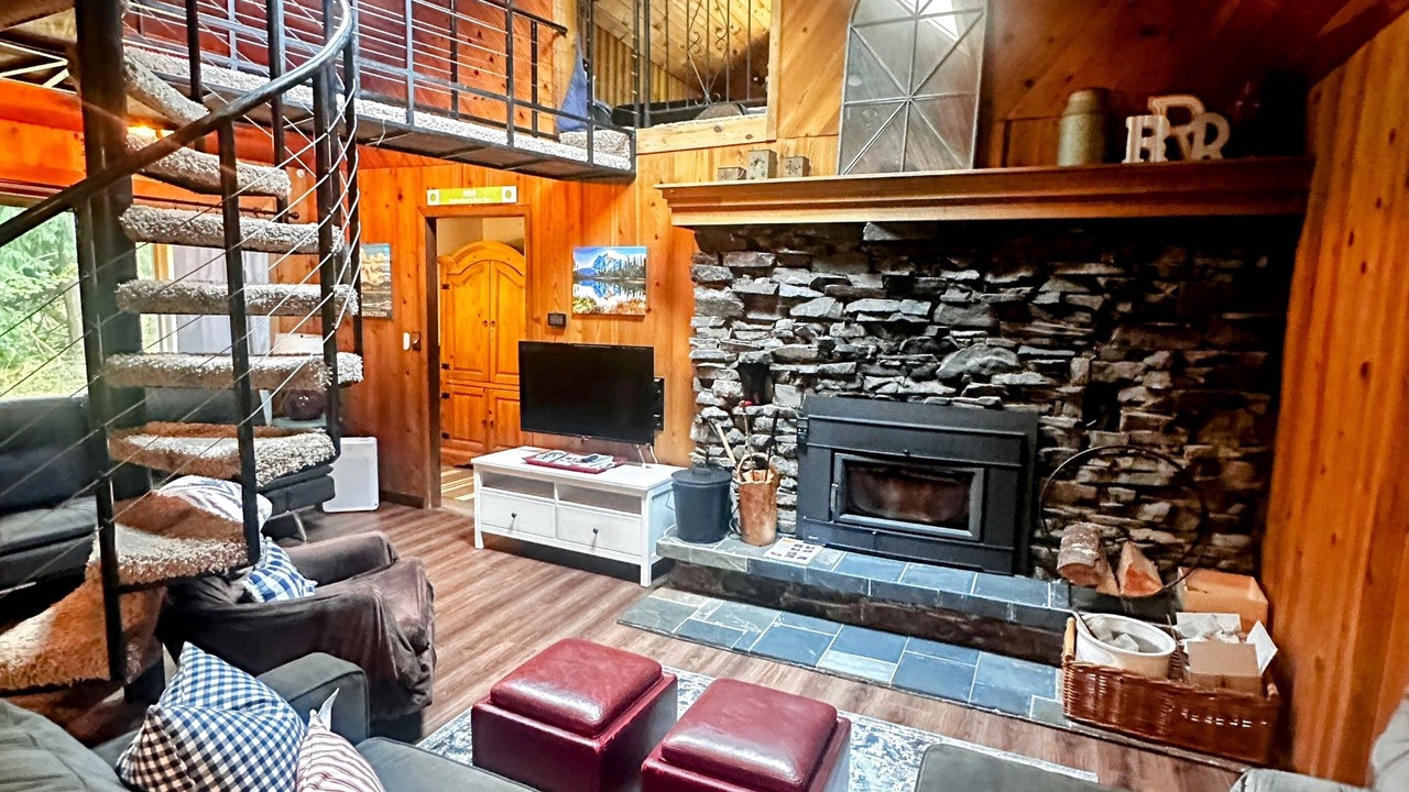 Photo of Livingroom in Greenwater