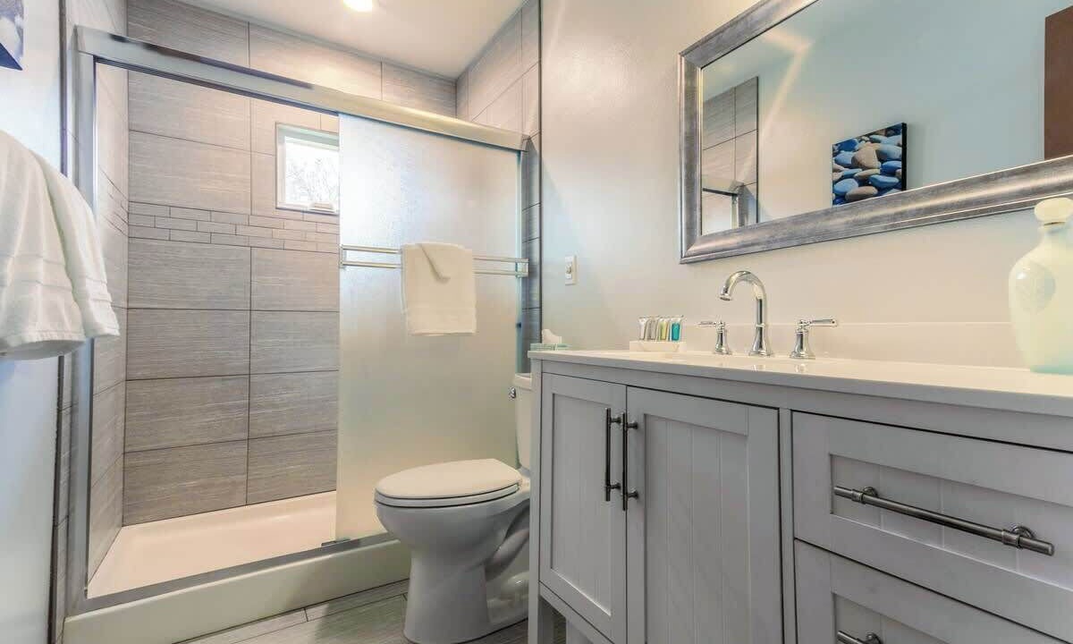 Photo of Bathroom in Garden District