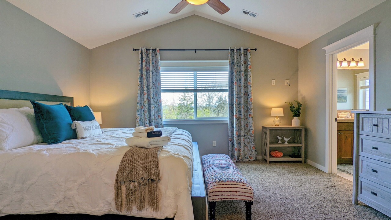 Photo of Bedroom in Newberg