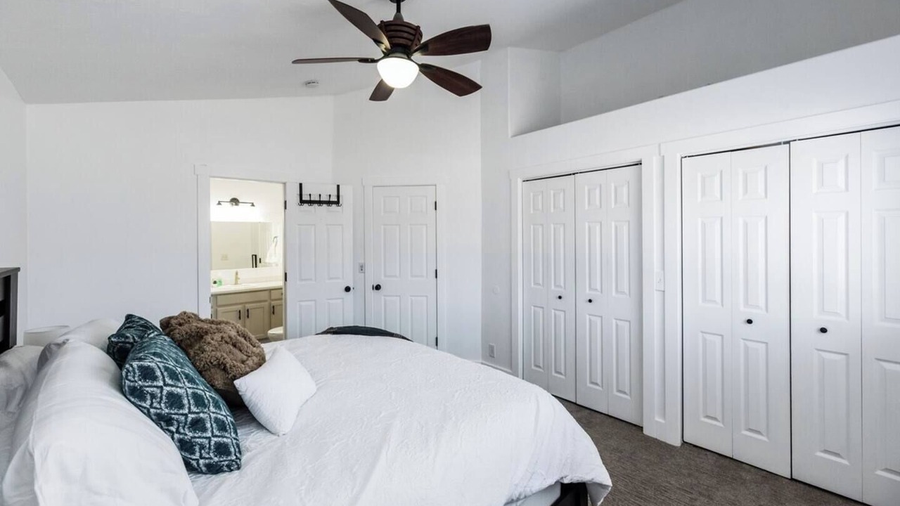 Photo of Bedroom in North Logan