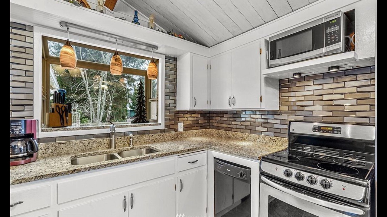 Photo of Kitchen in Lake McMurray