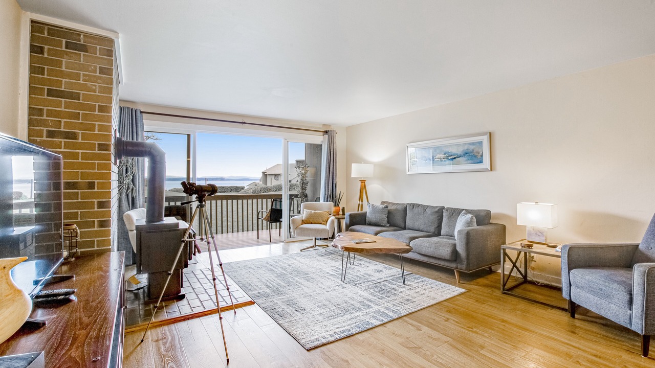 Photo of Livingroom in Port Ludlow