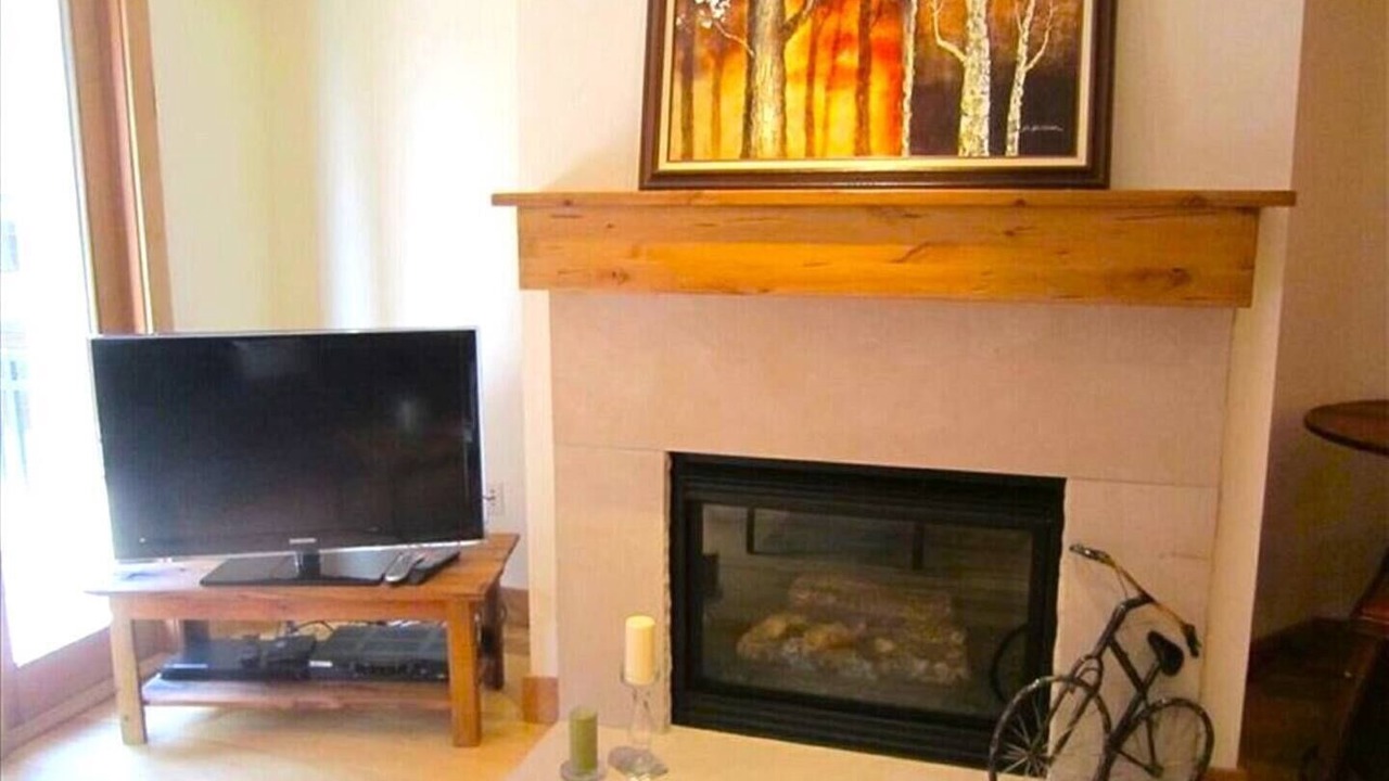 Photo of Livingroom in Elkhorn Village