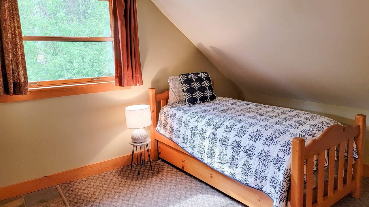 Photo of Bedroom in Mazama