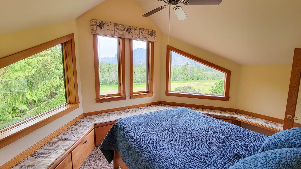 Photo of Bedroom in Mazama