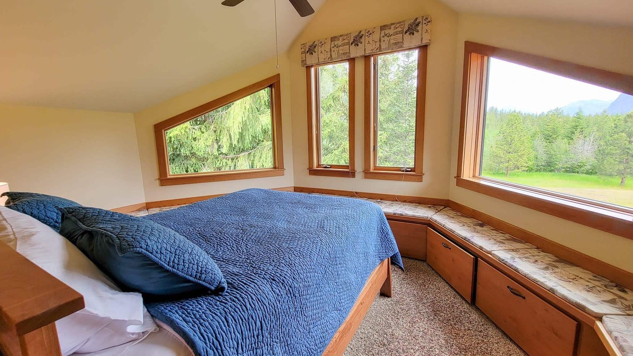 Photo of Bedroom in Mazama