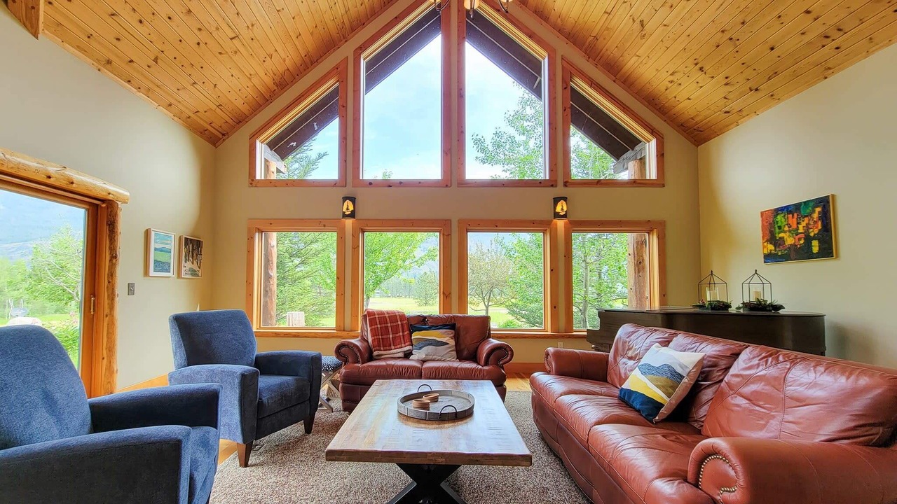 Photo of Livingroom in Mazama