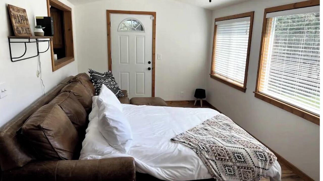 Photo of Bedroom in Garden Valley