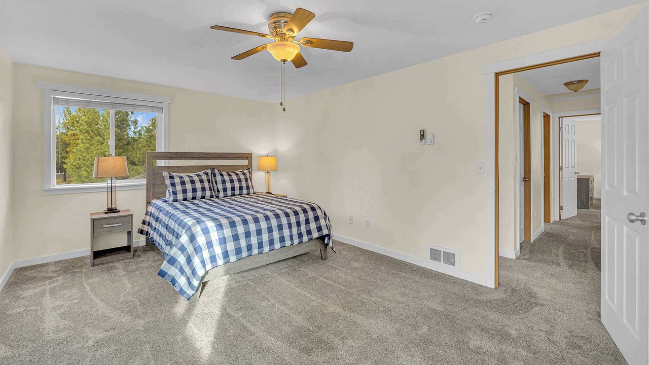 Photo of Bedroom in Oregon Water Wonderland