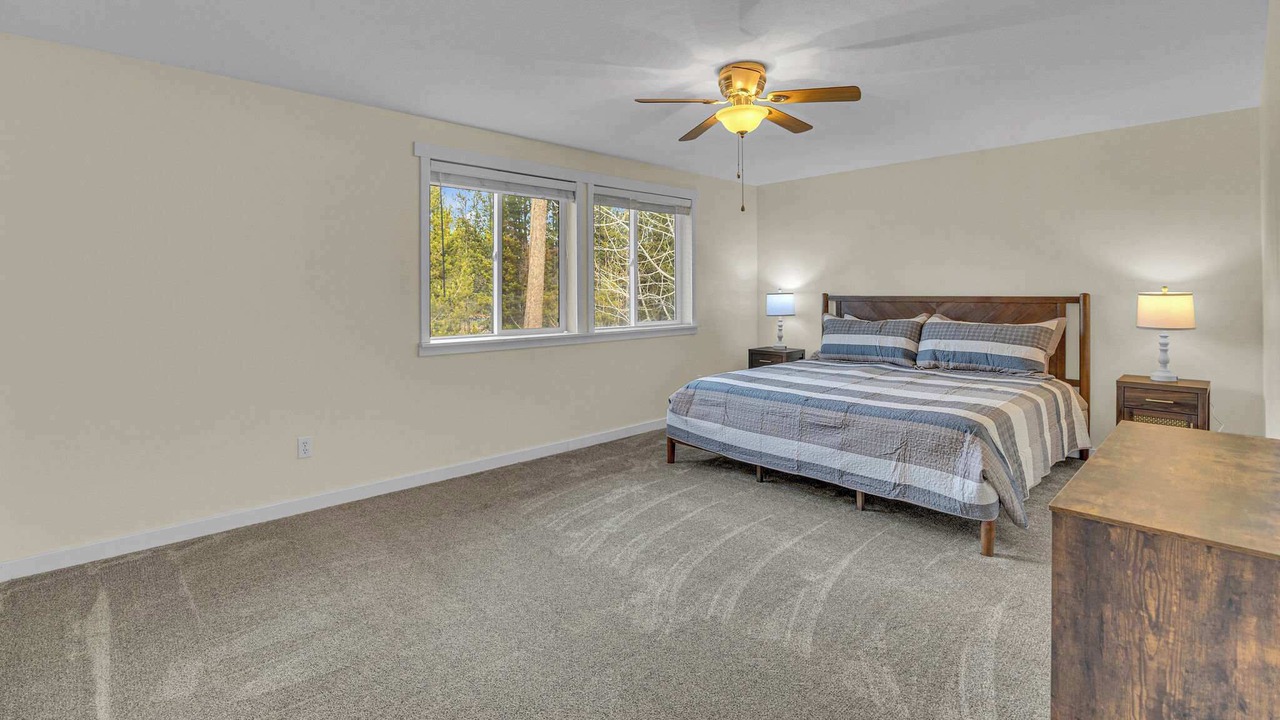 Photo of Bedroom in Oregon Water Wonderland