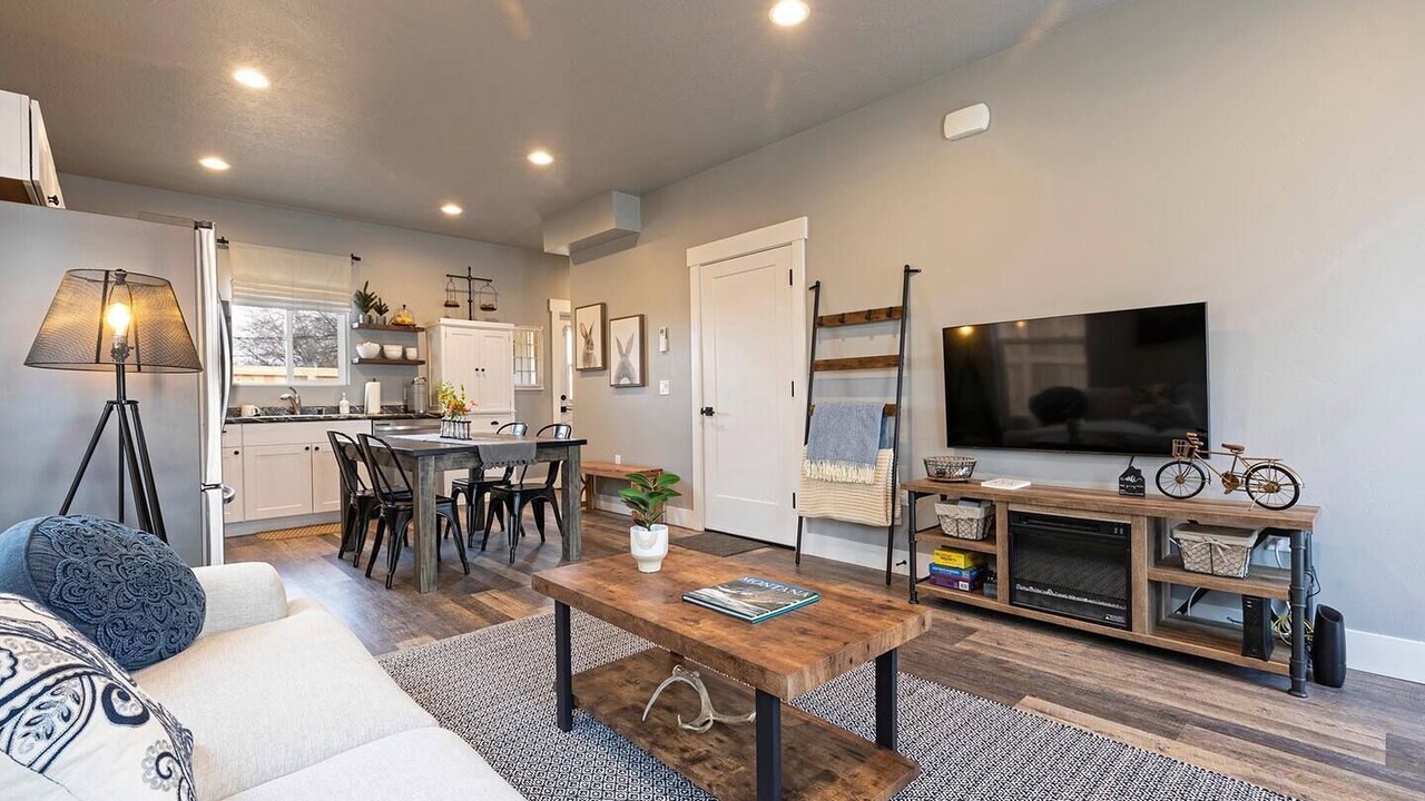 Photo of Livingroom in Franklin to the Fort