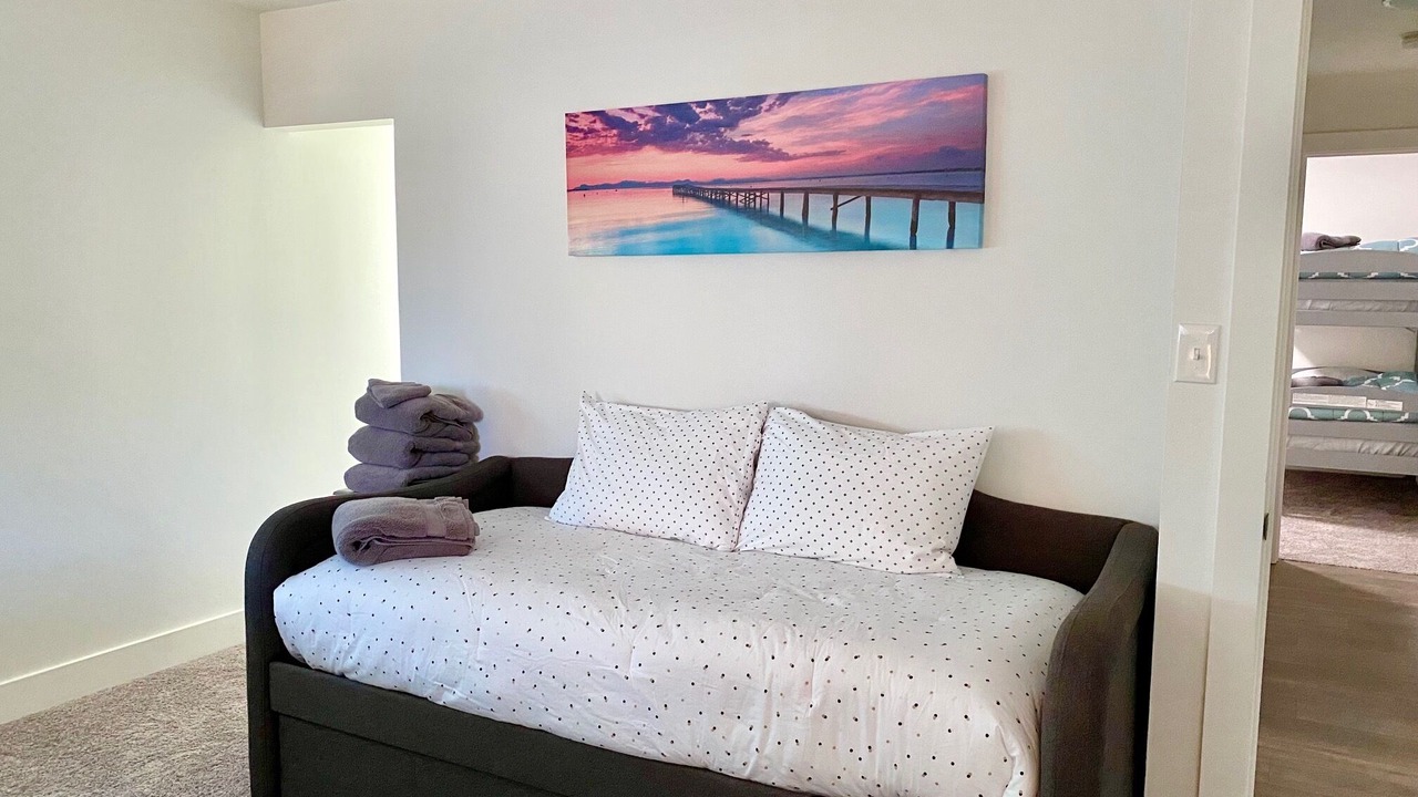 Photo of Bedroom in Lakeview