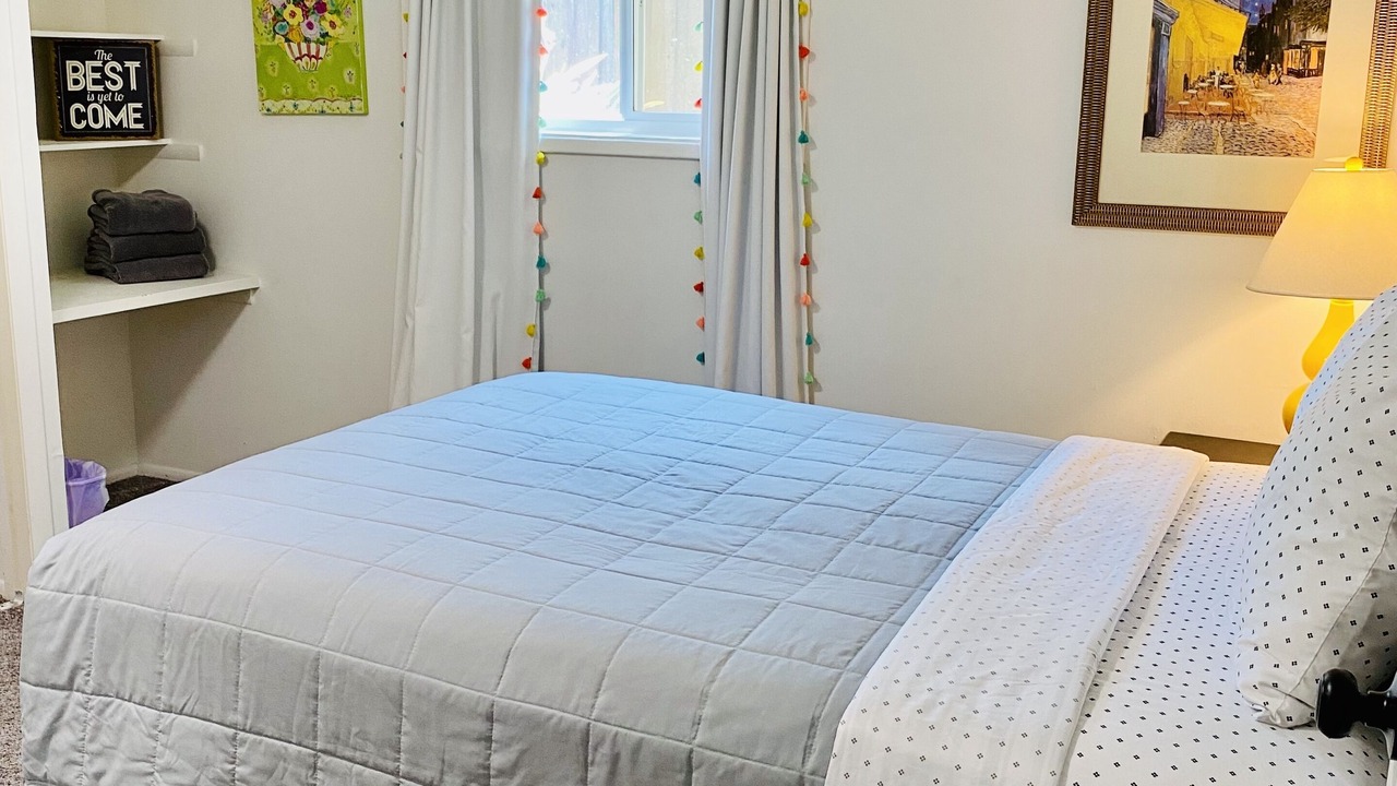 Photo of Bedroom in Lakeview