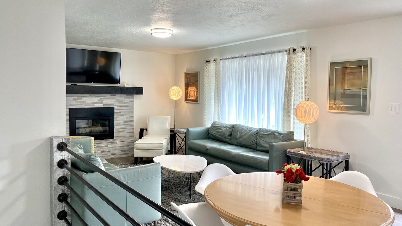 Photo of Livingroom in Lakeview