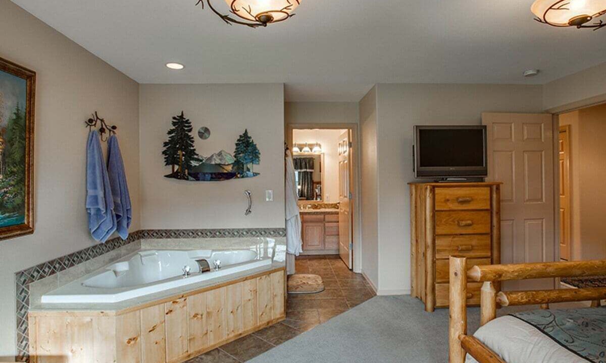 Photo of Bedroom in Leavenworth