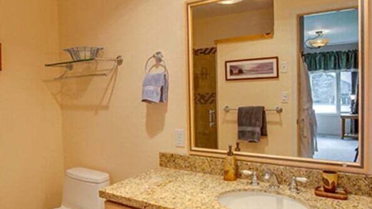 Photo of Bathroom in Leavenworth