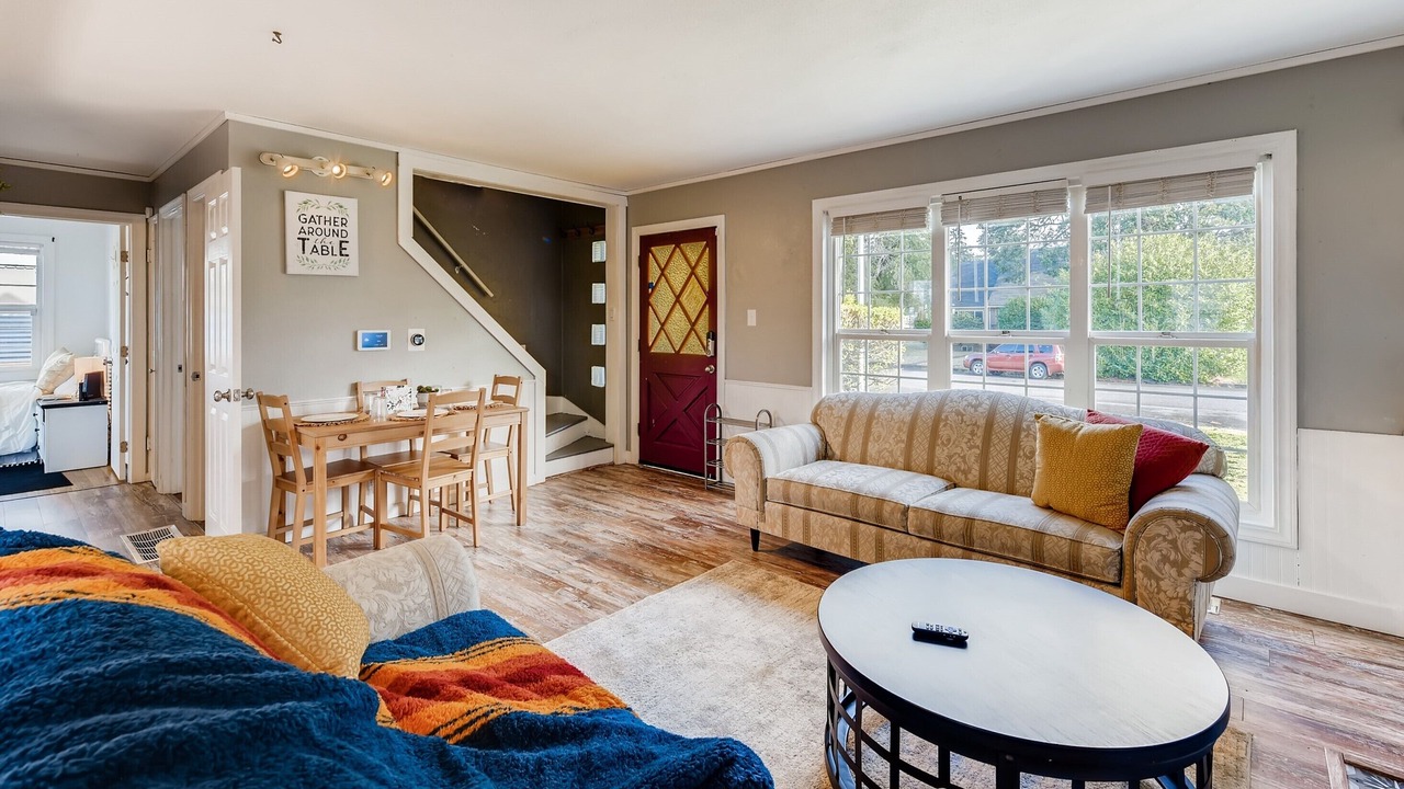 Photo of Livingroom in Lakewood