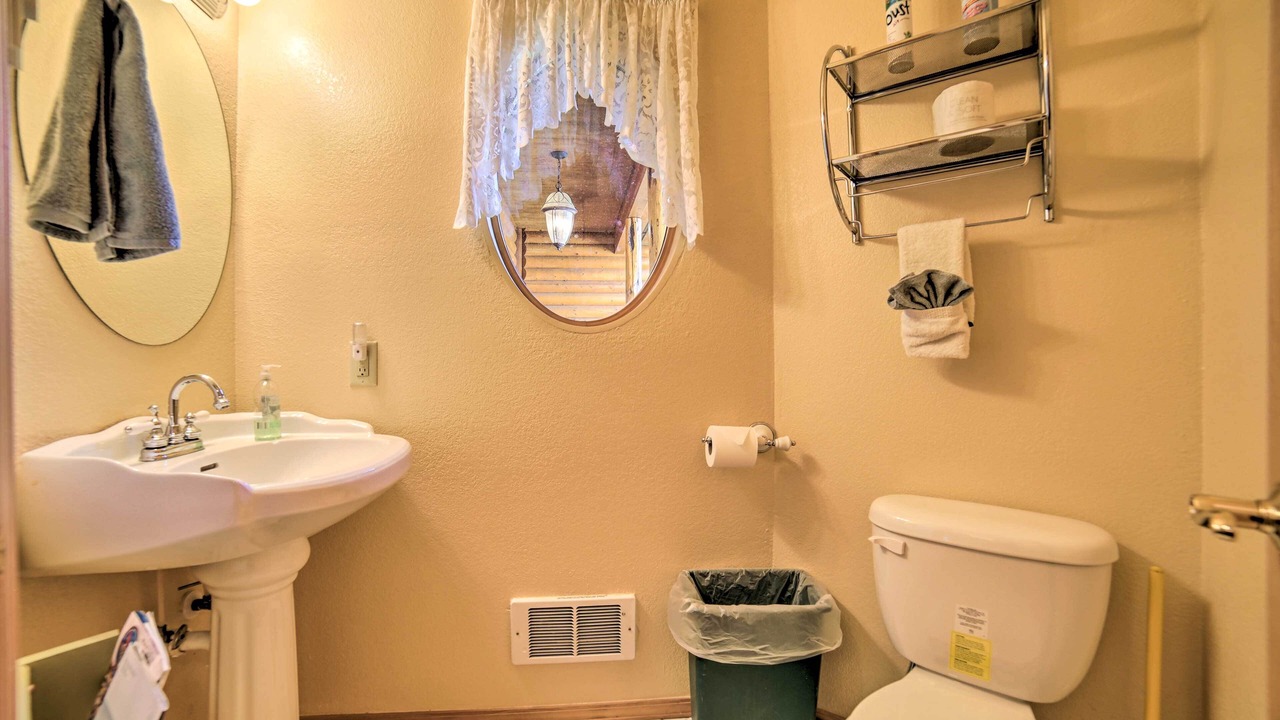 Photo of Bathroom in Island Park