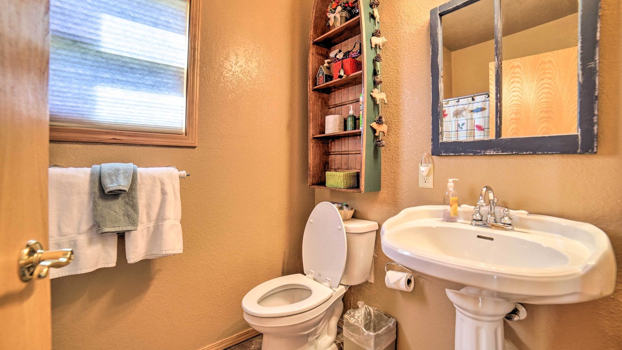 Photo of Bathroom in Island Park