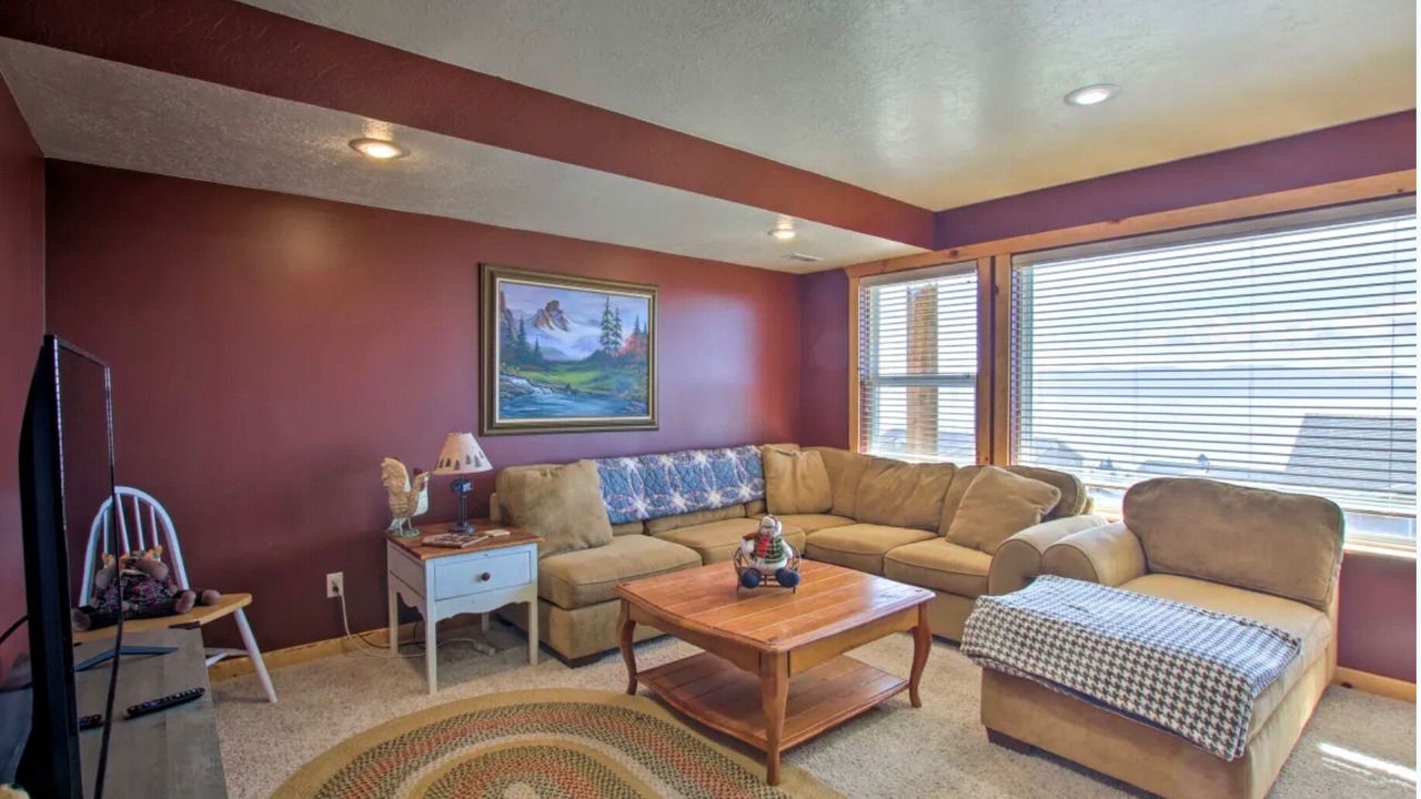 Photo of Livingroom in Harbor Village