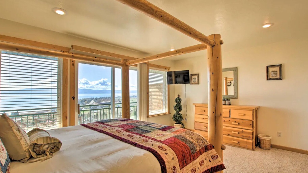 Photo of Bedroom in Harbor Village