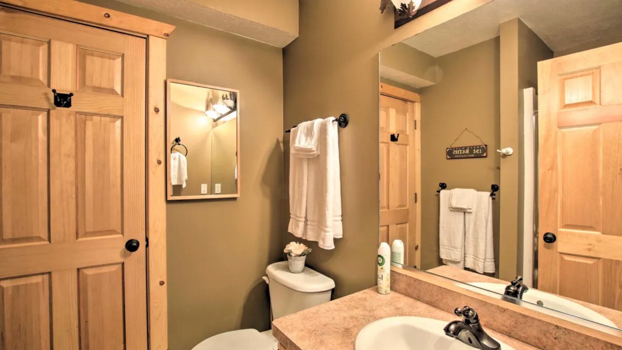 Photo of Bathroom in Harbor Village