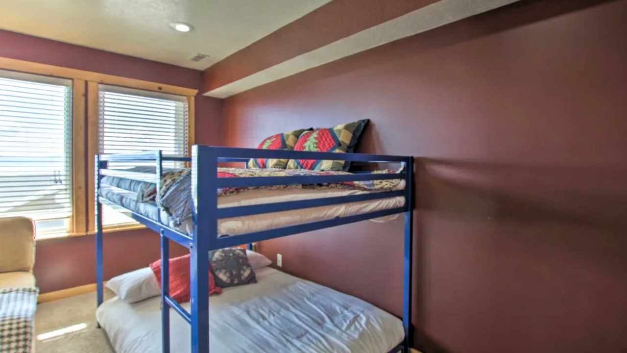 Photo of Bedroom in Harbor Village