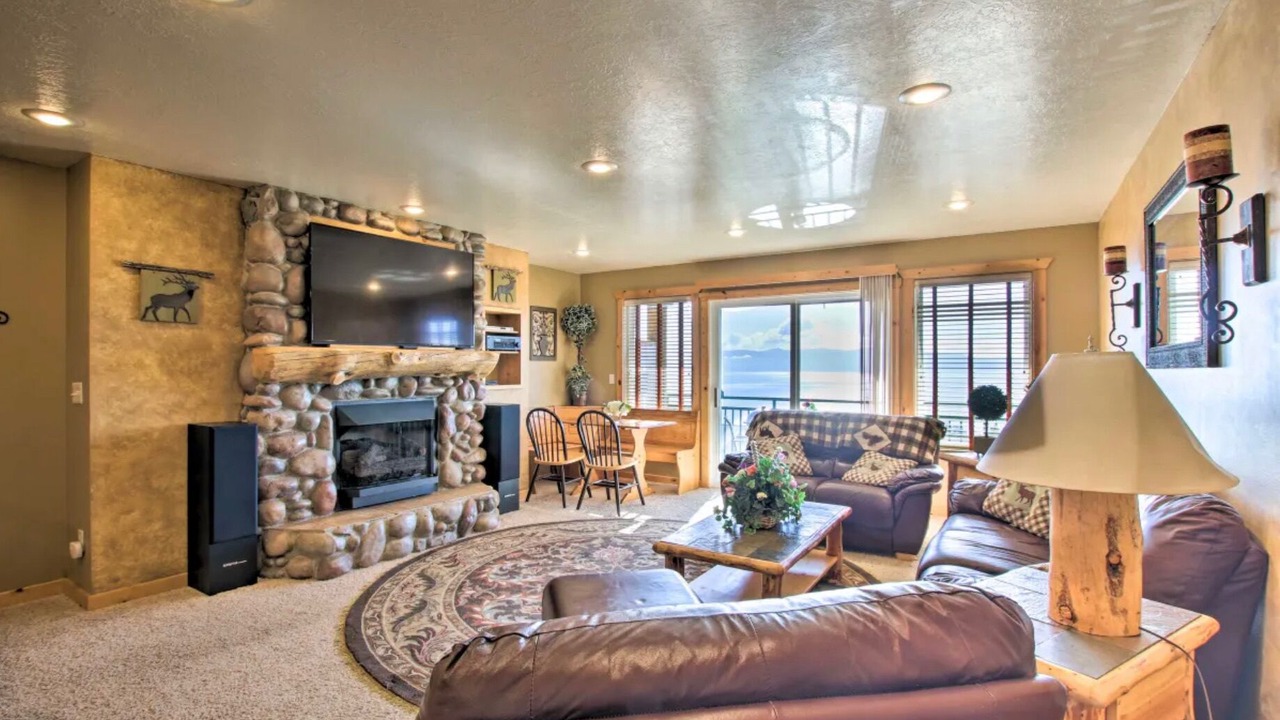 Photo of Livingroom in Harbor Village