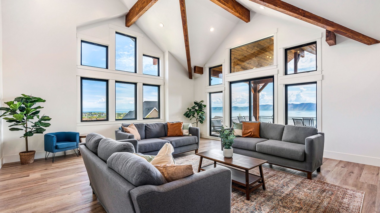 Photo of Livingroom in Cherimoya Hill