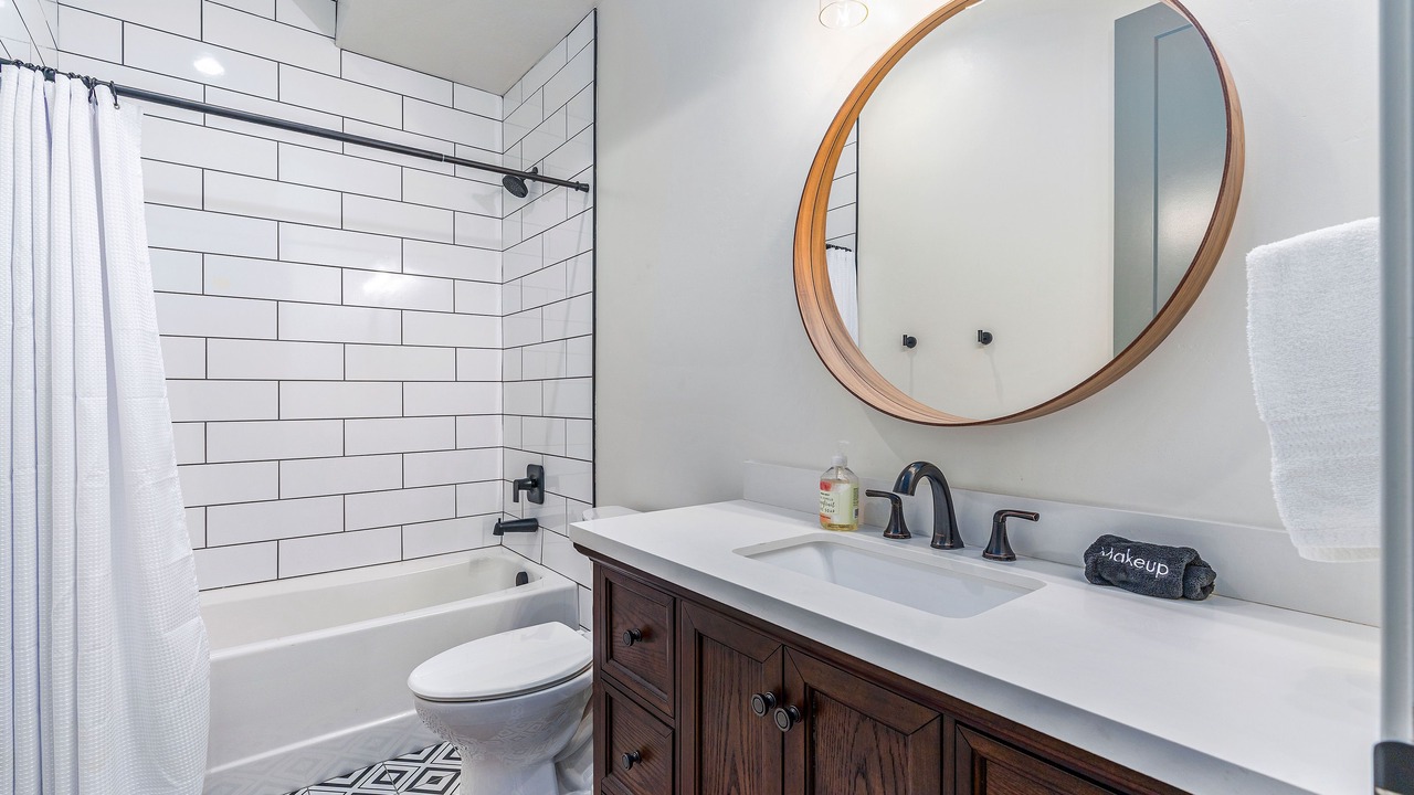Photo of Bathroom in Cherimoya Hill