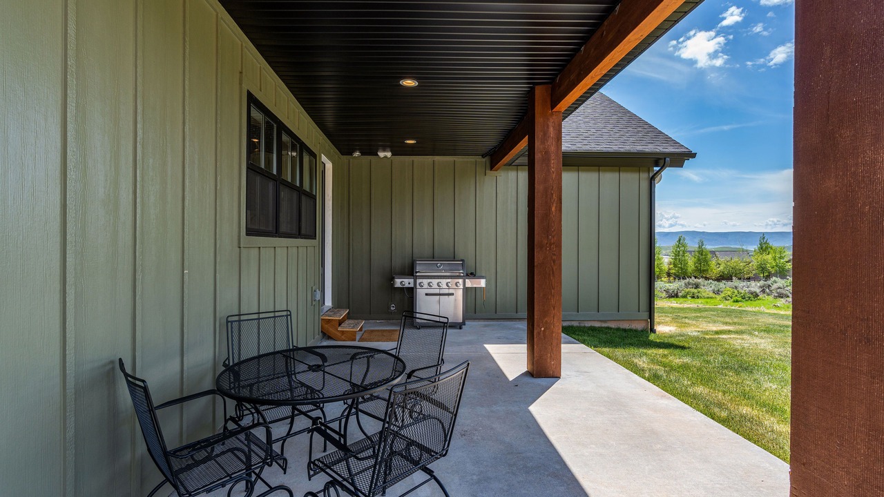 Photo of Outdoor in Cherimoya Hill