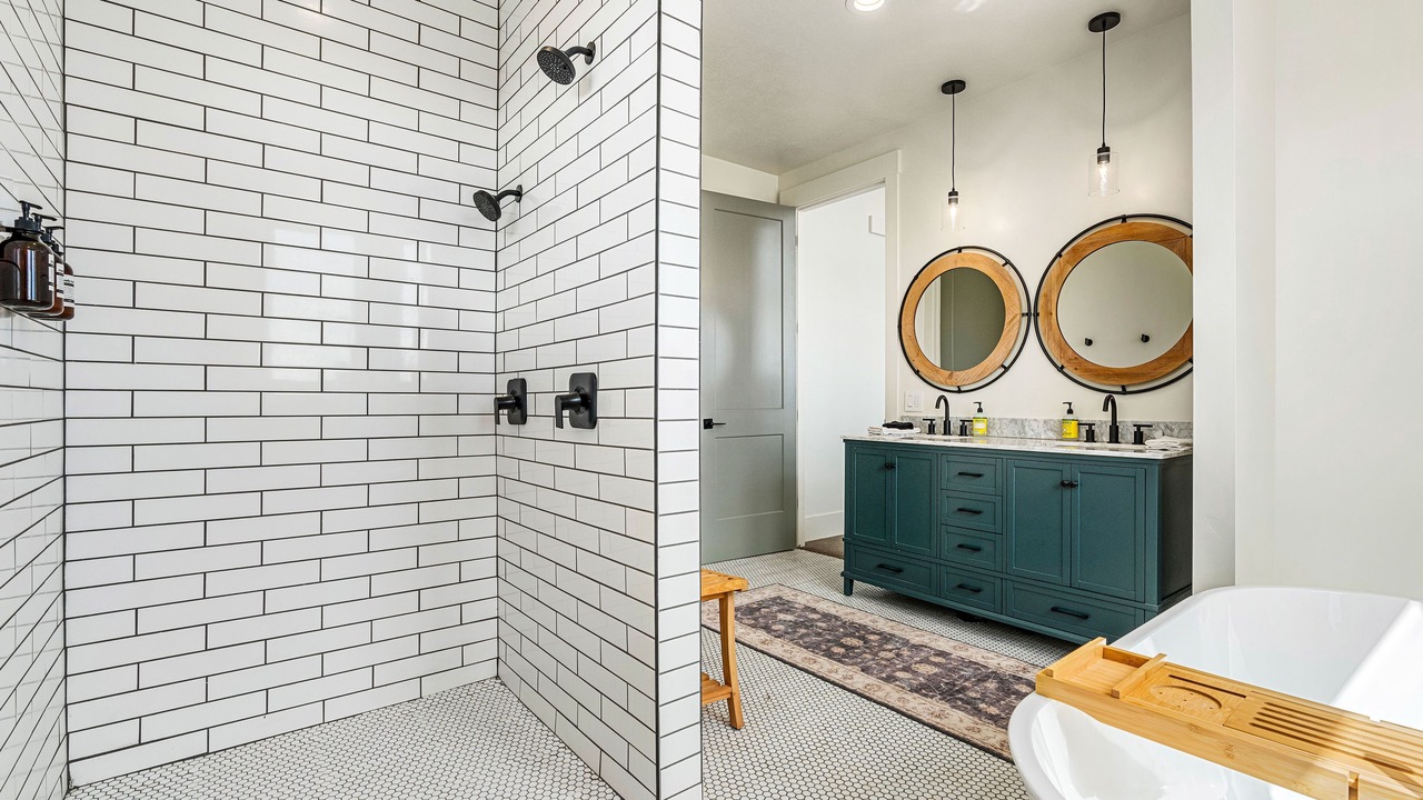 Photo of Bathroom in Cherimoya Hill