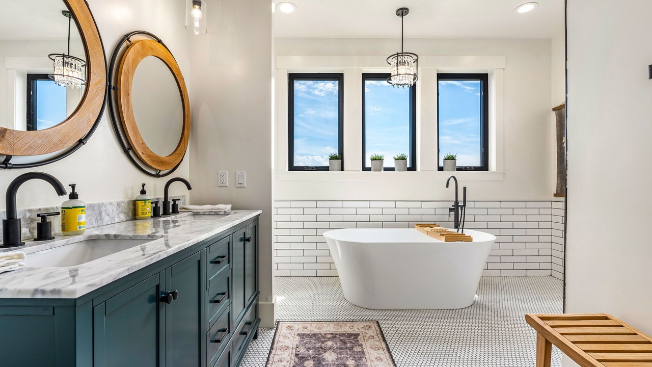 Photo of Bathroom in Cherimoya Hill