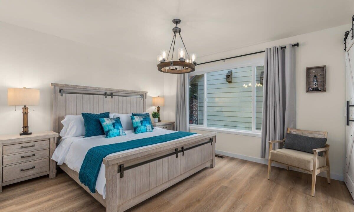 Photo of Bedroom in Oak Harbor
