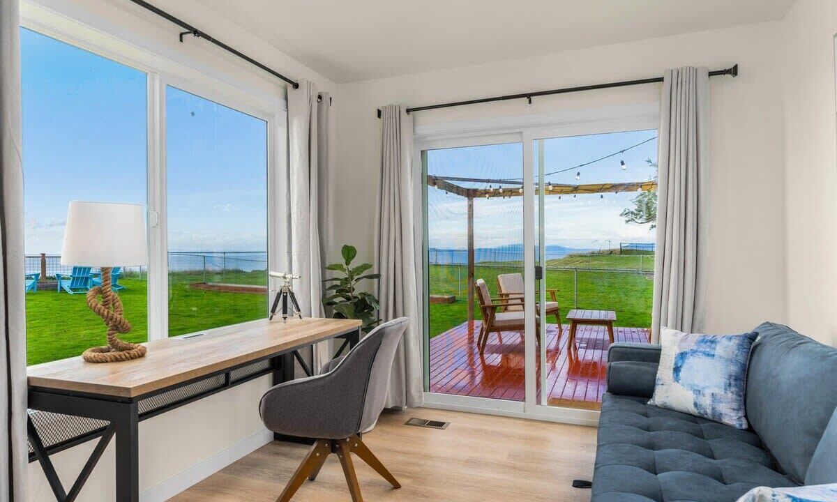 Photo of Livingroom in Oak Harbor