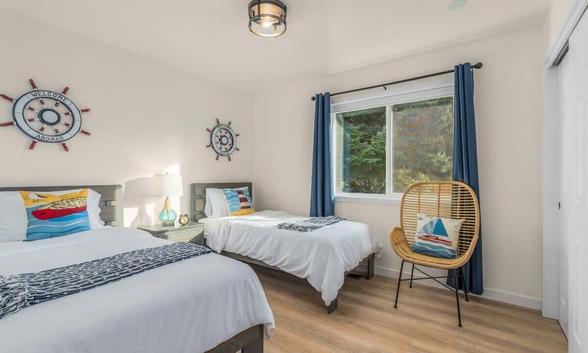 Photo of Bedroom in Oak Harbor