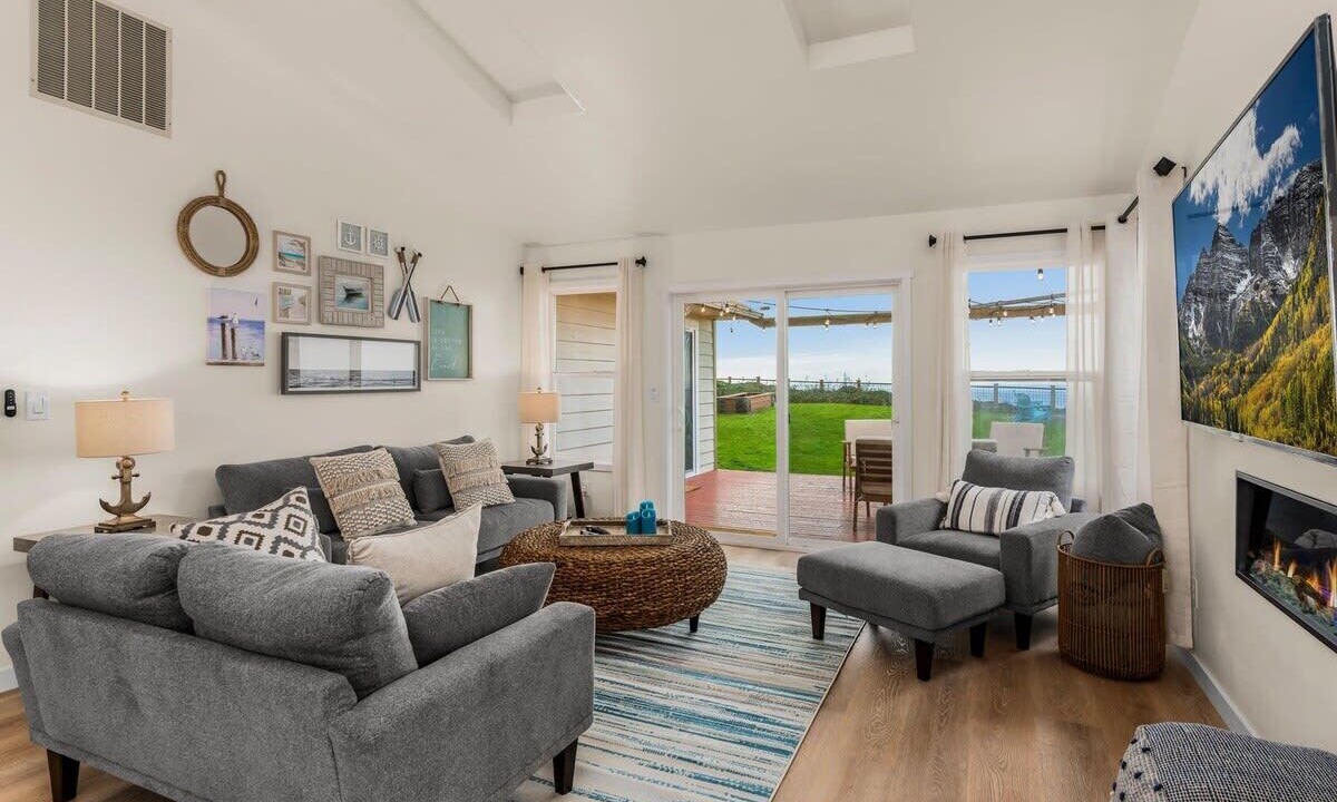 Photo of Livingroom in Oak Harbor
