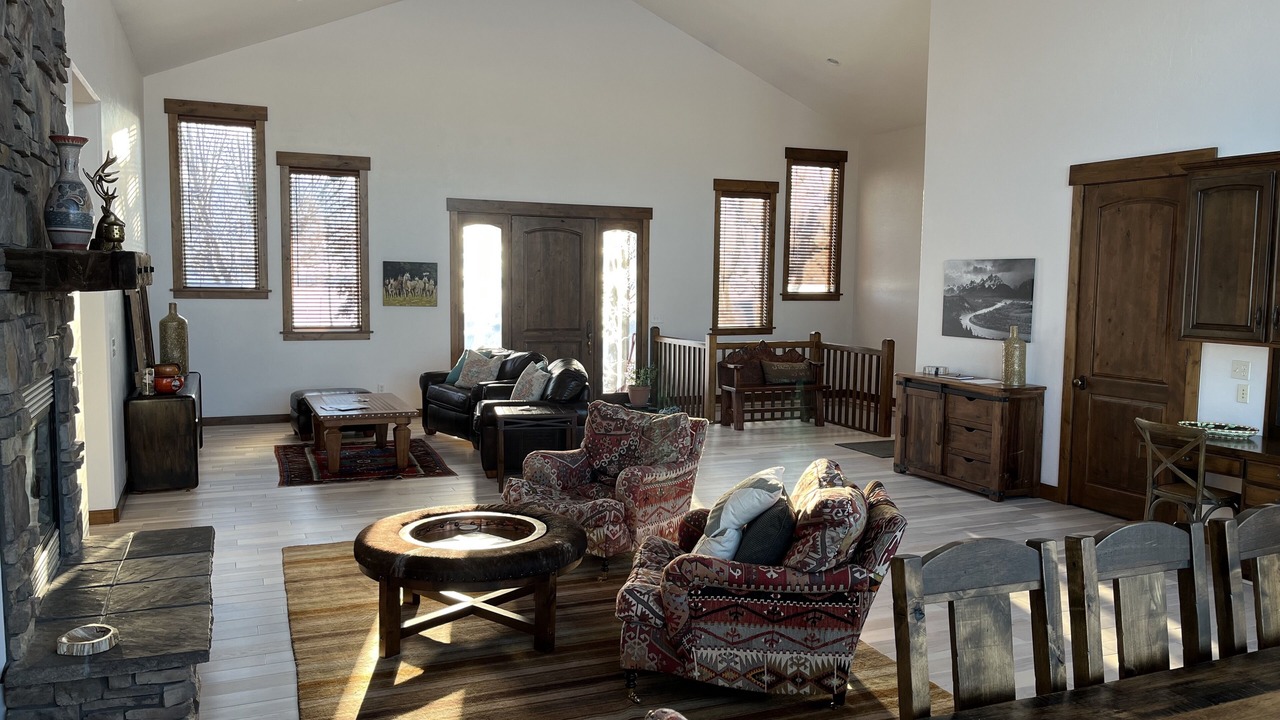 Photo of Livingroom in Victor