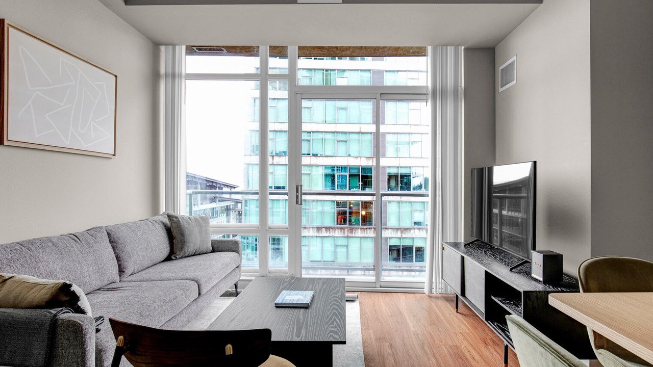 Photo of Livingroom in Northwest Bellevue