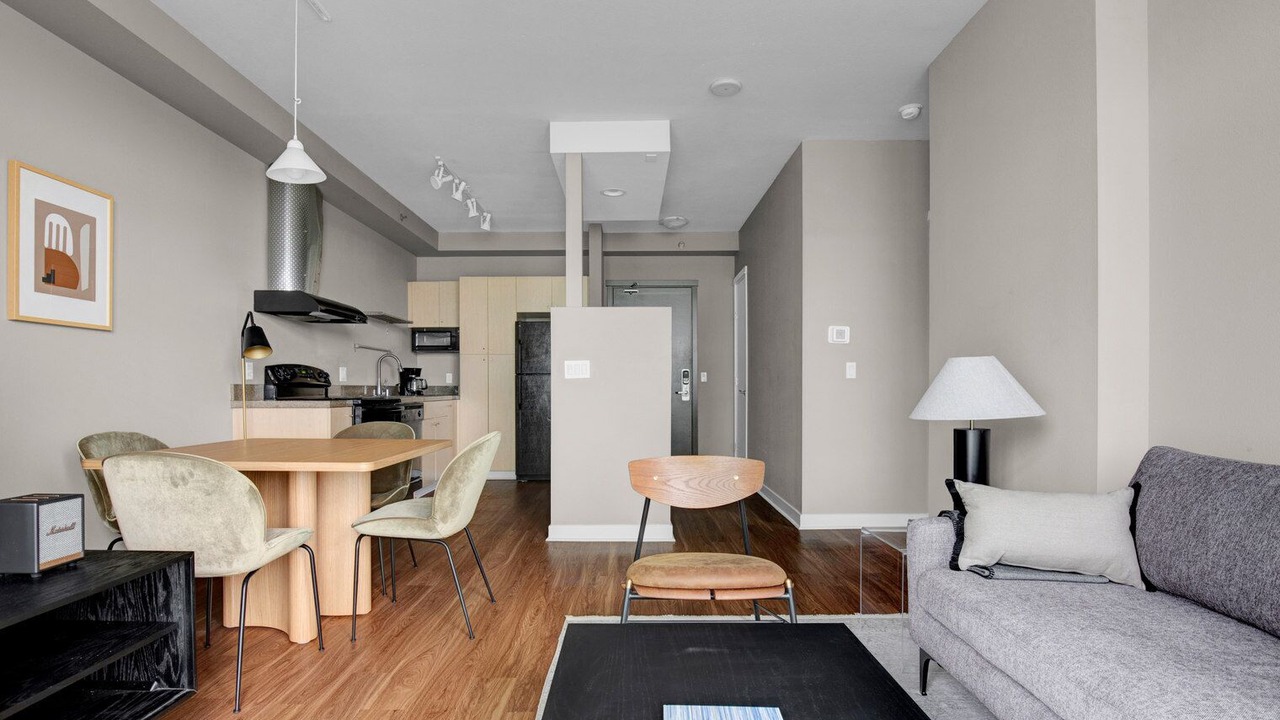 Photo of Livingroom in Northwest Bellevue