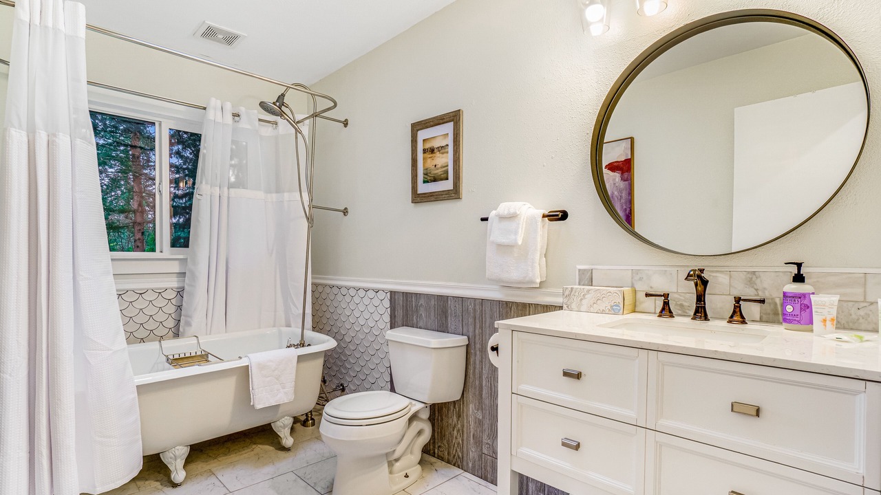 Photo of Bathroom in West Hills