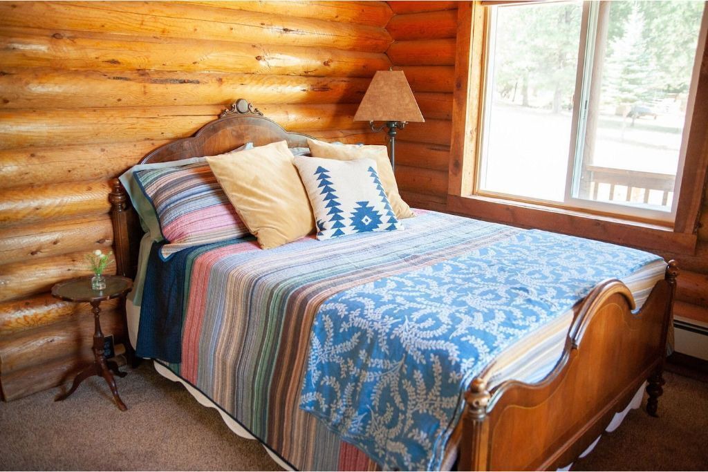 Photo of Bedroom in Garden Valley