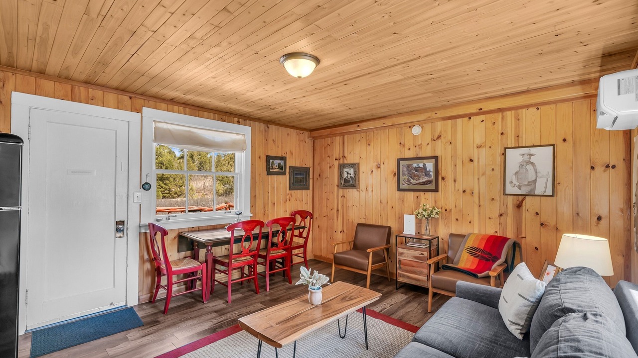 Photo of Livingroom in Orderville